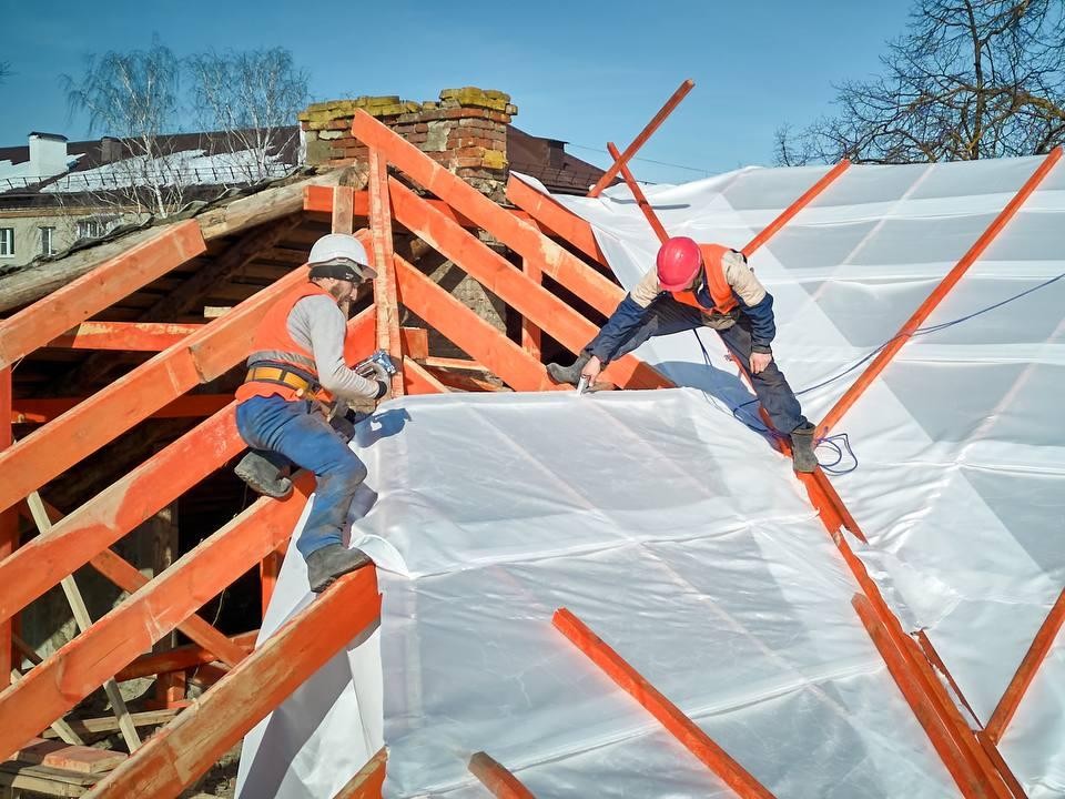 В Воскресенске до конца года капитально отремонтируют 27 кровель многоквартирных домов