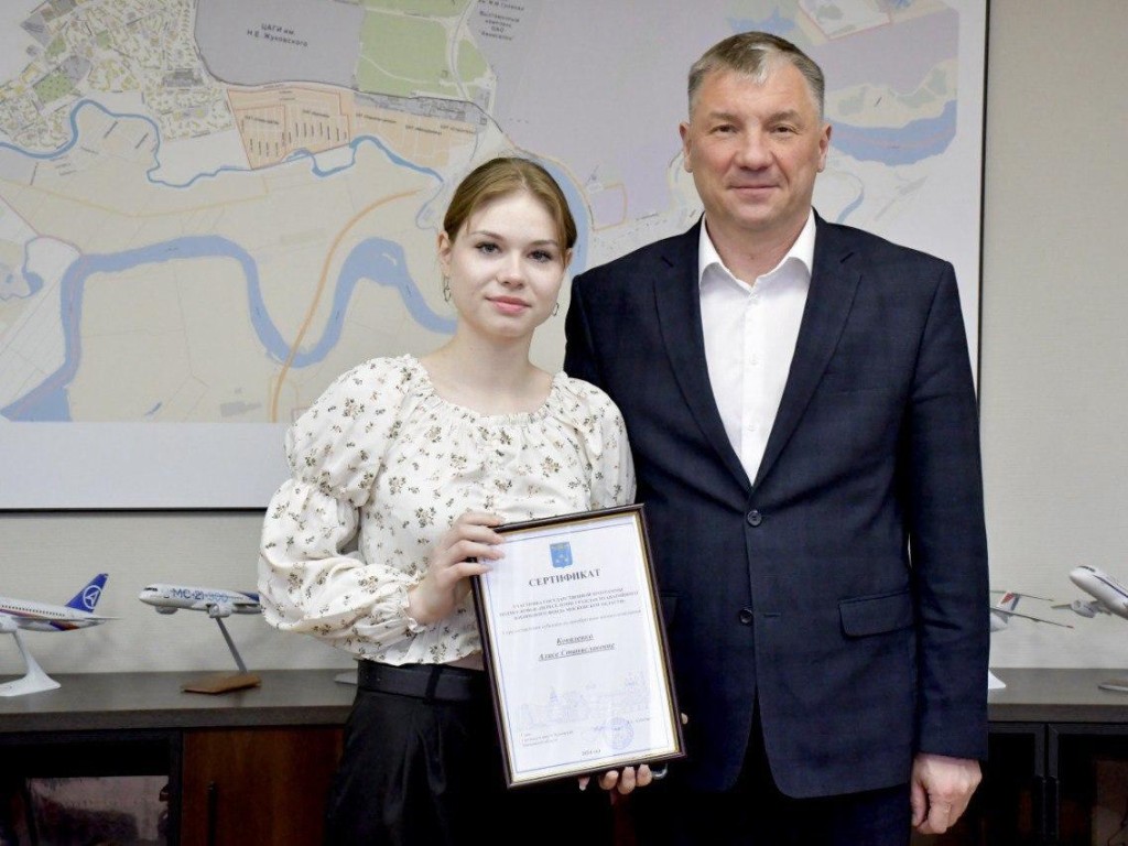 В Жуковском вручили сертификаты переселенцам из аварийного жилья