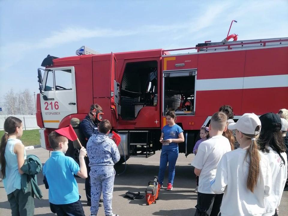 Школьникам рассказали, как устроена пожарная машина