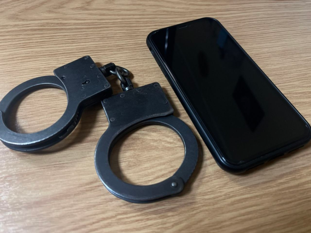 Без телефона как без рук: полиция Ленинского округа задержала вора телефона