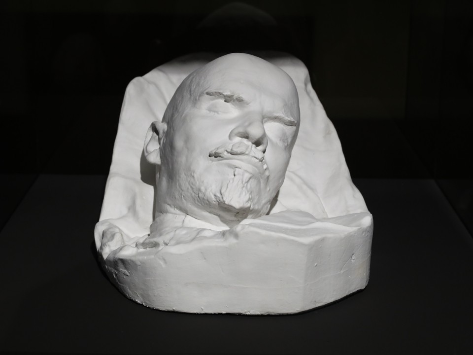 Выставка посмертных масок откроется в «Горках Ленинских»