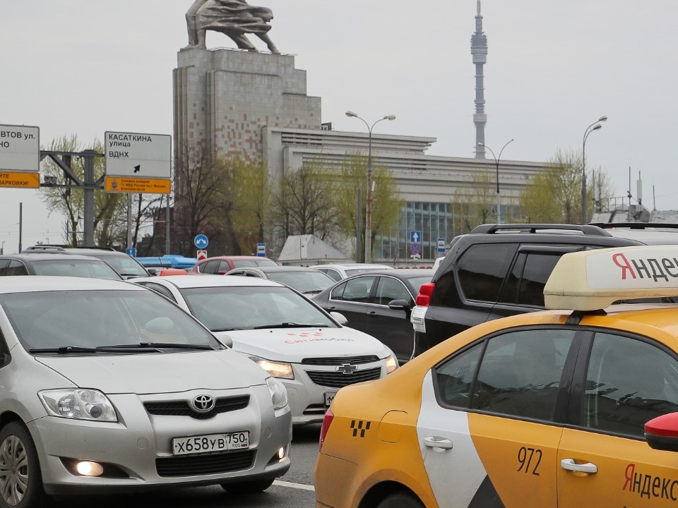 На проспекте Мира в Москве произошло массовое ДТП