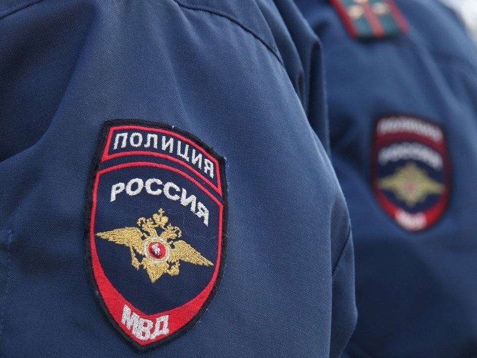 Избили и бросили в канализацию: полицейские задержали подозреваемых в покушении на убийство знакомого