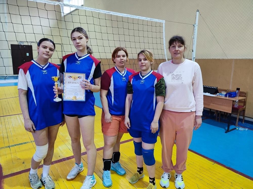 Студенты Воскресенского колледжа стали призерами турнира по волейболу
