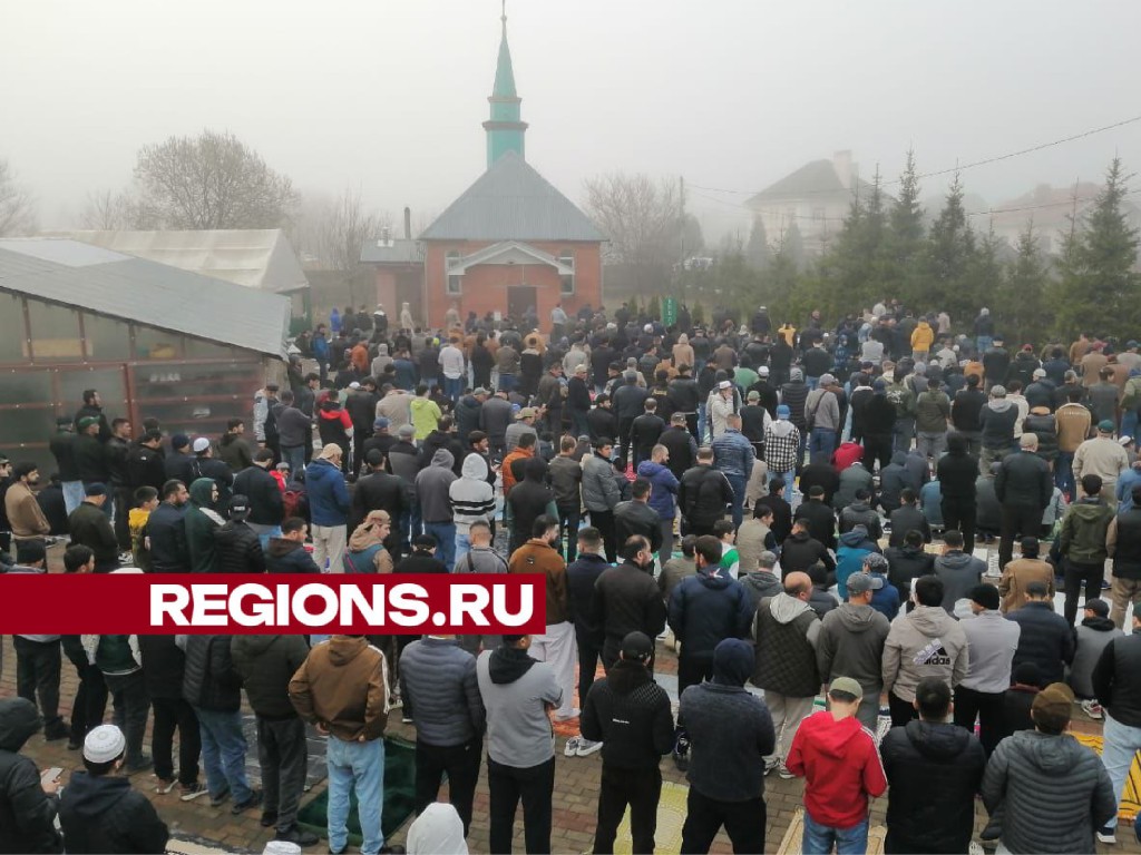 В Звенигородской мечети молились в честь Ураза-байрама около 3000 мусульман