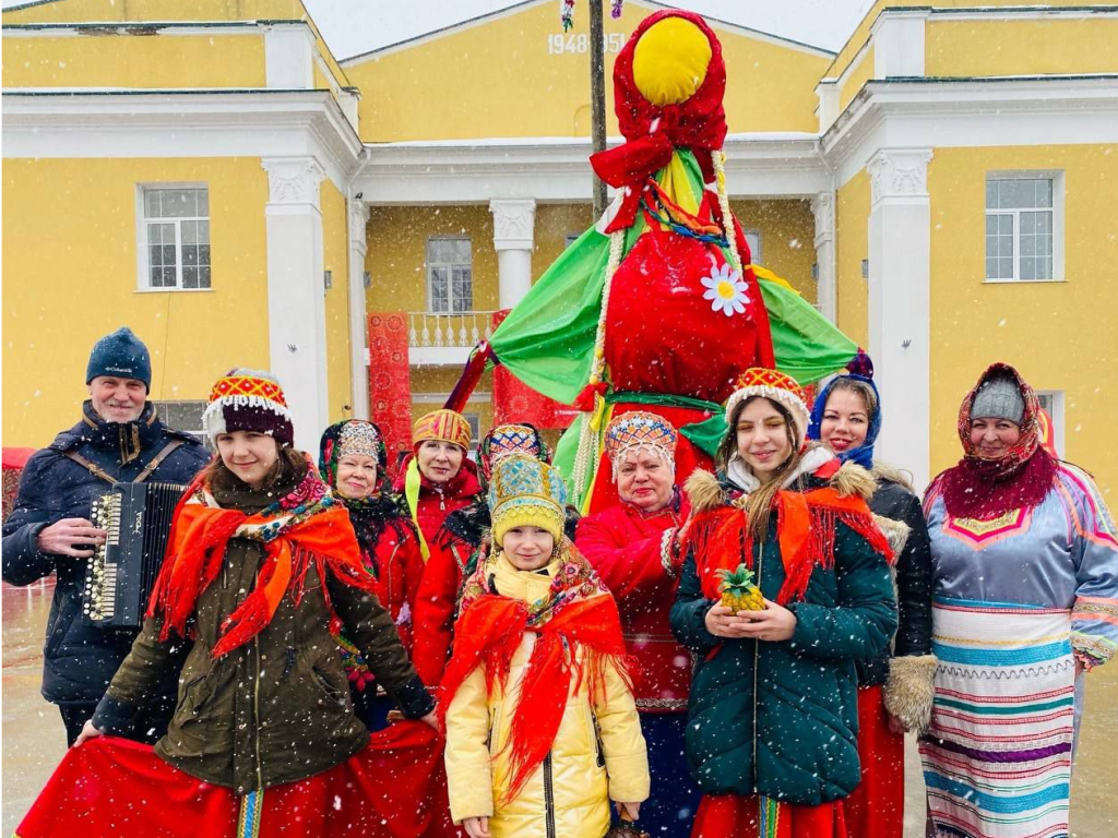 Седьмой день масленицы - «Прощеное воскресенье»: доедаем блины, извиняемся  за все и жгем чучело Зимы | REGIONS.RU / Талдом