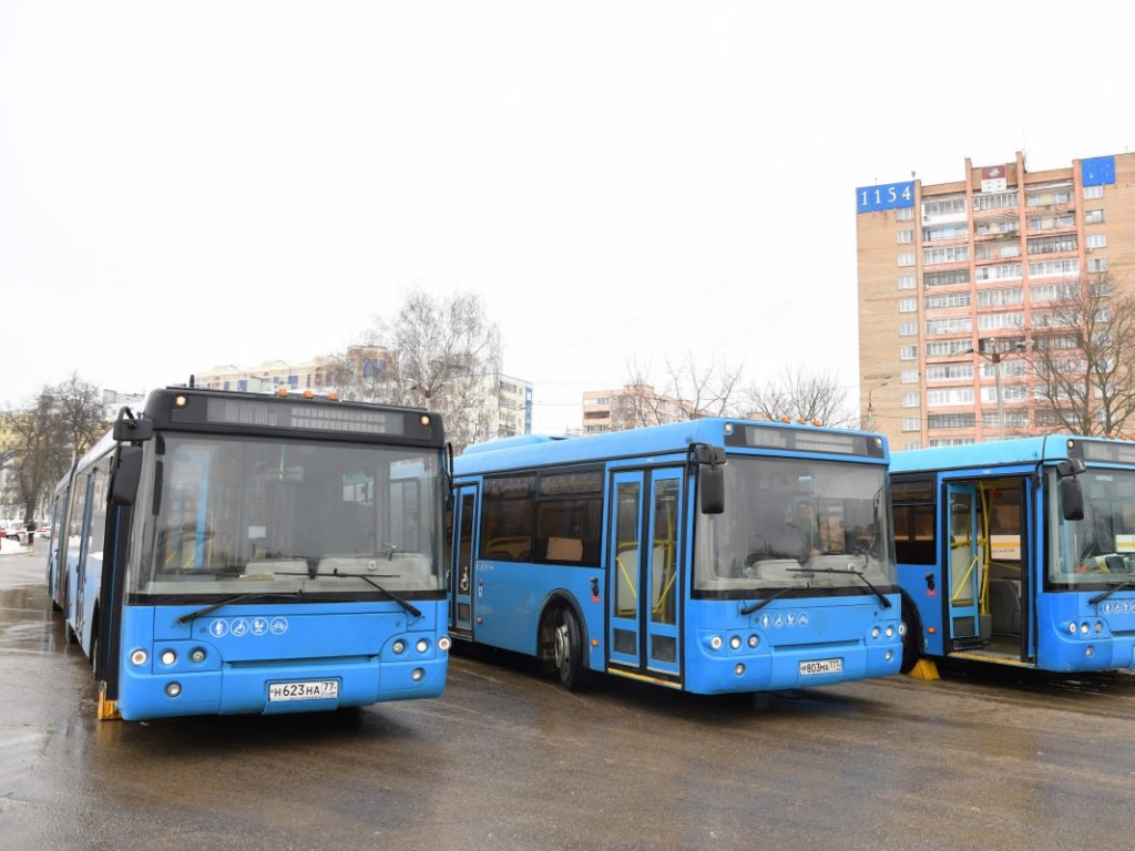 Высокая зарплата и расширенный соцпакет: в Дмитрове приглашают на работу  водителей | REGIONS.RU / Дмитров