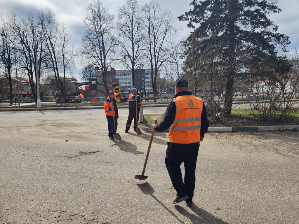 На дорогах Рузы проводят уборку