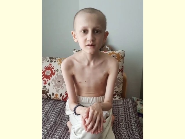 Умар Кремлев помог ребенку в лечении онкологии
