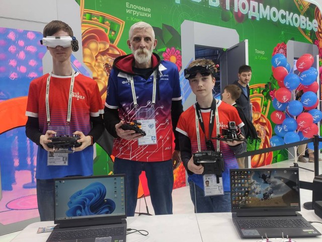Химкинские спортивные дроны представили на выставке «Россия» на ВДНХ