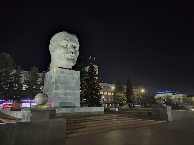 Дело Ленина живет: на заводе в Мытищах отлили голову вождя рекордного размера