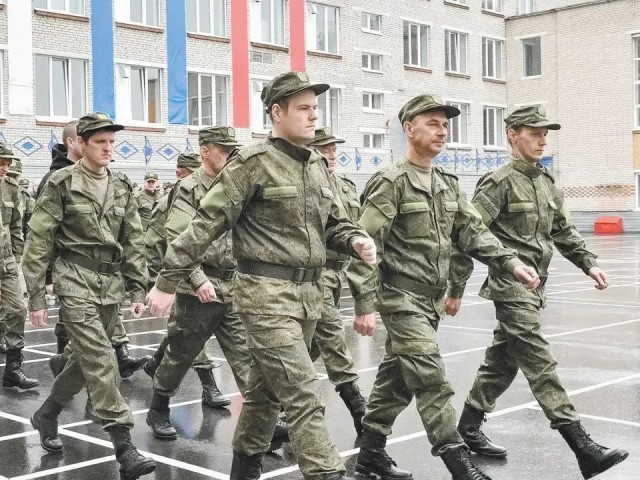 Жителей Королева приглашают заключить контракт на военную службу