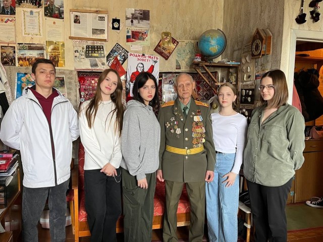 В День добрых дел подольские студенты помогли с уборкой квартир ветеранам Великой Отечественной войны