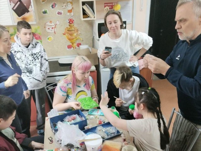Воспитанников щелковского семейного центра поддерживают волонтеры