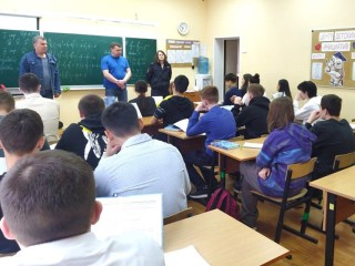 «Твой выбор»: ученики старших классов в Дмитрове пообщались с сотрудниками полиции