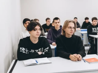 Досрочные выпускные экзамены по истории и химии написали в Красногорске