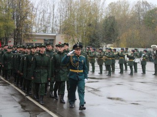 Боец ранее возил гуманитарные грузы в зону СВО, а сейчас воюет за Родину и детей