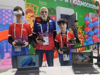 Химкинские спортивные дроны представили на выставке «Россия» на ВДНХ