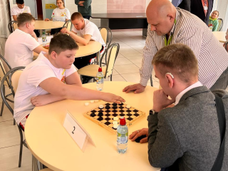 Воспитанник Семейного центра «Можайский» победил в областном турнире по шашкам