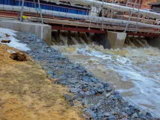 Угрозы разрушения нет: паводок не угрожает конструкциям плотины в Красноармейске