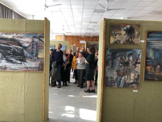 Выставку Ильи Бройдо в наукограде посетила супруга, родные и ученики художника