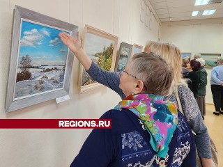 Необычное видение водной стихии представил художник на выставке в Красноармейске