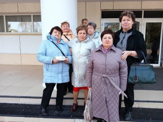 Профорганизация Луховицкой больницы подарила билеты на концерт своим ветеранам