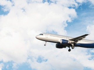 Авиапассажиров планируют проверять на алкотестерах