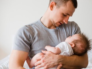 Краткий курс отцовства: чему научат мужчину в школе пап