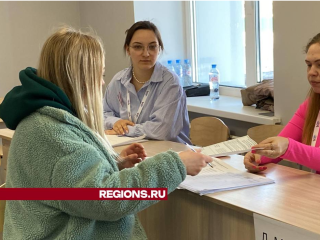 Мама двух особенных ребятишек проголосовала на УИК №107 в Волоколамске
