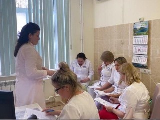 Акушерки Луховицкой больницы освоили техники снятия эмоционального напряжения