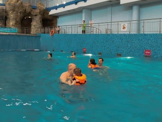 Воспитанники щелковского семейного центра посетили аквапарк