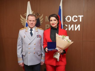 «На благо страны»: актриса Макеева получила награду Минюста России