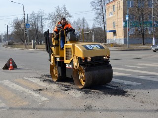 В Серпухове определят подрядчика, который будет проводить ямочный ремонт автомобильных дорог