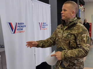 «Сейчас определяется вектор развития нашей страны»: ветеран боевых действий Илья Шадриков проголосовал на выборах