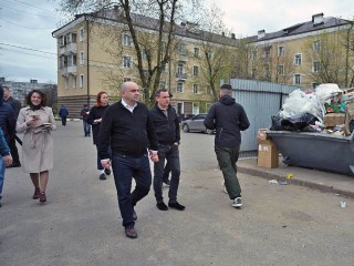 Сергей Джеглав рассказал жителям куда следует выбрасывать старые шины