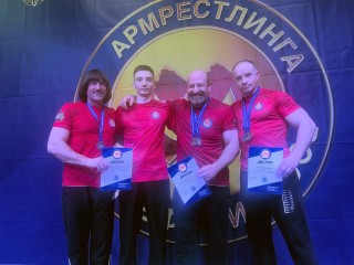 Лотошинские медведи привезли золото и серебро с Чемпионата России по армрестлингу