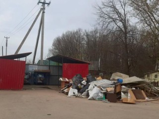 Сразу три контейнерных площадки очистили от мусора в Лотошино