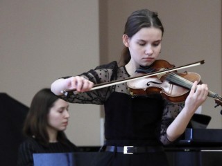 Скрипачка ЖДШИ №1 покорила жюри соло исполнением