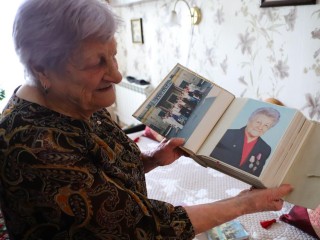 «У меня было сильное желание учиться»: жительницу Воскресенска поздравили с 90-летием