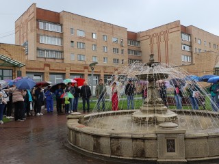 Дождь не помешал: в Серебряных Прудах запустили фонтан