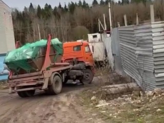 Жители Богослова обеспокоены сжиганием мусора на одном из местных производств