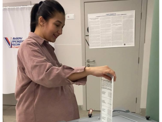 Девушка проголосовала на выборах, а спустя два часа стала мамой