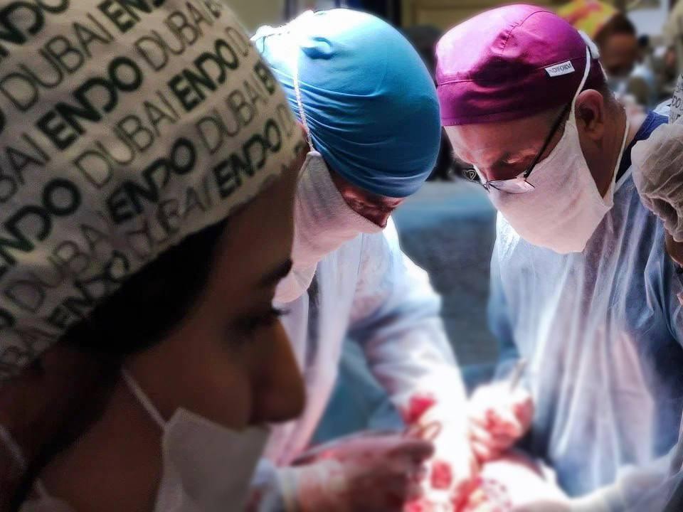 Врачи МОРИИАГ и Воскресенской больницы провели уникальную операцию пациенту с опухолью матки и грыжей