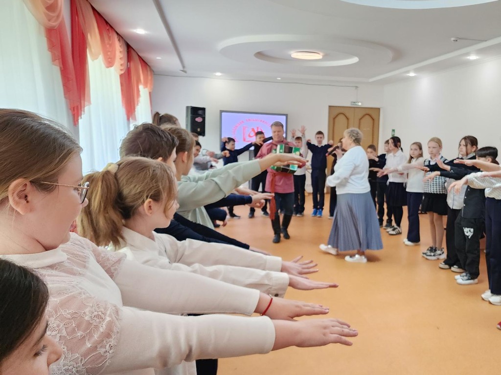 «Путешествие в страну фольклора»: в Домодедове отметили День славянской письменности