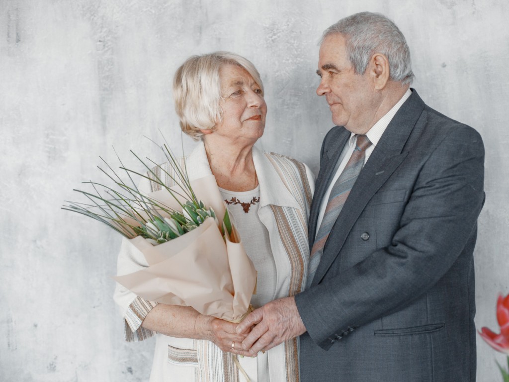 В Домодедове активно реализуется программа по единовременной выплате к юбилею совместной жизни для супружеских пар