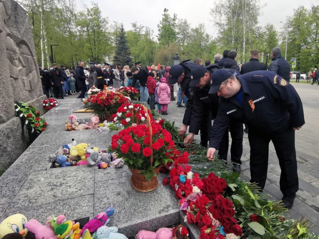 Спасатели почтили память ступинцев, погибших во время Великой Отечественной  войны | REGIONS.RU / Ступино