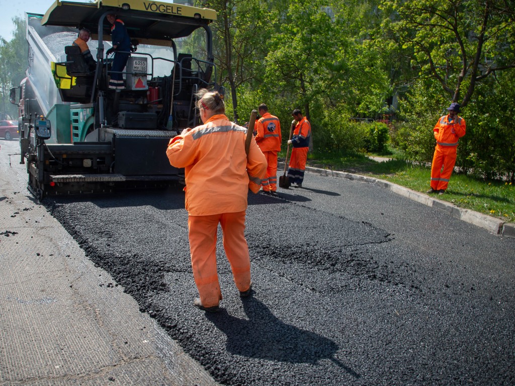 Дорожные службы обновят покрытие на 12 участках трасс в этом году |  REGIONS.RU / Щелково