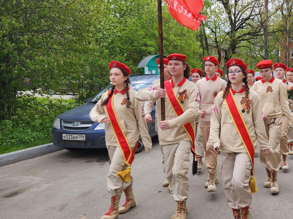 На улице Южной в Домодедове прошел парад в честь ветерана Великой  Отечественной войны | REGIONS.RU / Домодедово