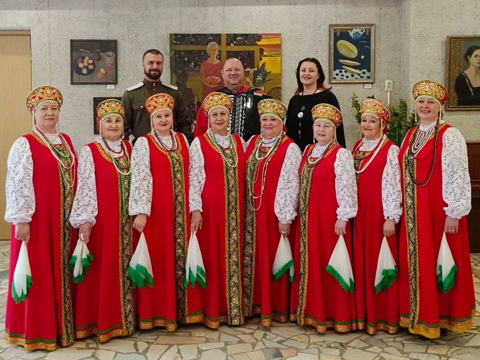 Народный ансамбль песни «Русские узоры» выступил в Пущино